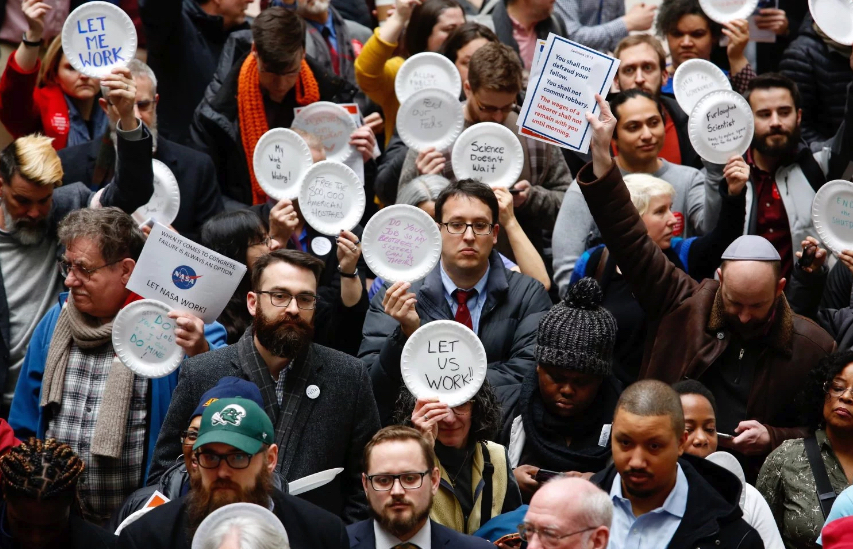 Government Shutdown Raises Employee Benefit Questions For Private Sector Employers Too - Featured Image